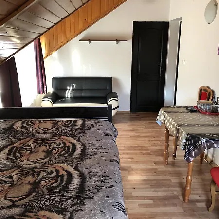 Δωμάτια σε οικογενειακή κατοικία Agata